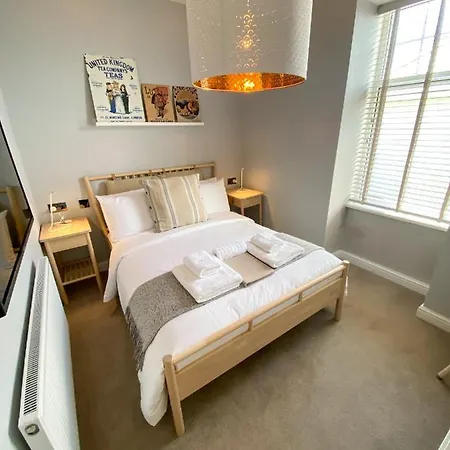 Housel Bay Otel
