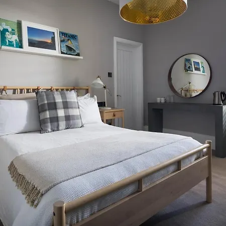 Housel Bay 4*