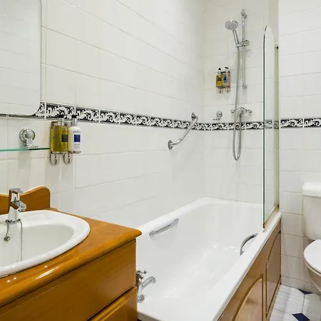 Otel Housel Bay 4*