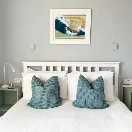 Housel Bay 4* Lizard
