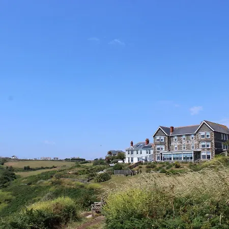Housel Bay Otel